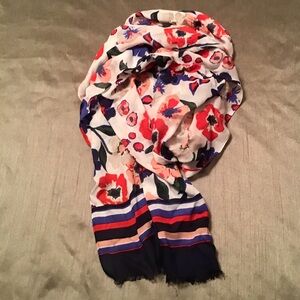 Talbots Scarf 🌿